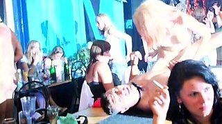 Amateurs Filming Group Sex