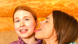 Spinner babe group all licking pussy and orgasming