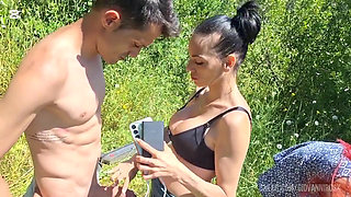 Victoria Arias and Vampirosa Looking for ships in the countryside