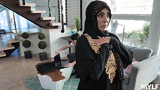 Arabian girlfriend Kylie Kingston gets fucked in the living-room