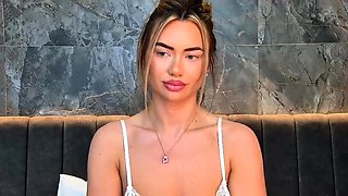 Sexy hottie Anetta Keys enjoys a solo toy masturbation