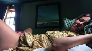 Close up MILF masturbation