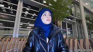 The veiled Iranian NADJA LAPIEDRA gets fucked anal in the toilet and in a corridor to pay for the plane !!!