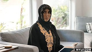 Arab cougar covets for young shaft- Kylie Kingston