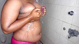 teen mallu girl bathing and boobs massage