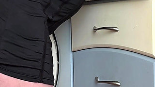 My Lover Ejaculates Into Me in the Kitchen While I'm Pregnant