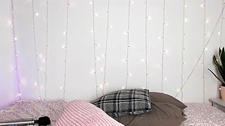 Blonde amateur gives webcam show with toys