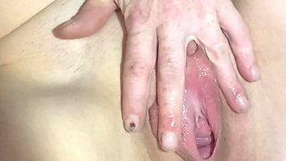 Pregnant & Horny Masterbating