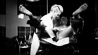 Amateur Blonde Fisting Her Ass