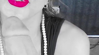 Delicious MILF Fucks with a Big Cock and Her Pearl Necklace!