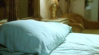 PUSSY BABE BRUNETTE masturbating