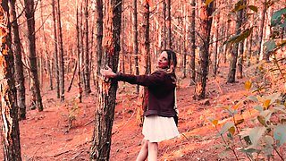 Teen Scarlet & boyfriend Steve get wild in woods