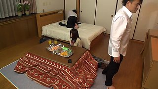 https://bit.ly/342RdrO Secretly mischief on the unprotected lower body in the kotatsu! A girl who seems to be an adult has people around her, so she can't make a voice and becomes soaked in her pants ... Japanese amateur teen porn. [Part 3]